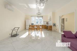 Таунхаус 242м², 2-этажный, на длительный срок,