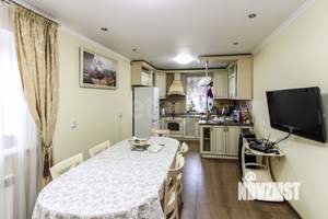 Дом 180м², 3-этажный, на длительный срок,