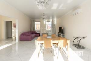 Таунхаус 242м², 2-этажный, на длительный срок,