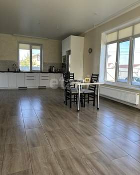 Дом 189м², 2-этажный, участок 9 сот.