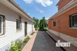 Дом 275м², 3-этажный, участок 15 сот.