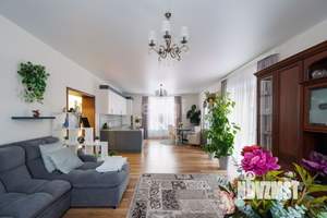 Дом 282м², 3-этажный, участок 7 сот.