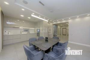 Дом 212м², 2-этажный, участок 8 сот.