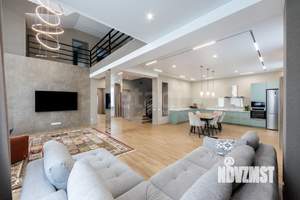 Дом 232м², 2-этажный, участок 15 сот.