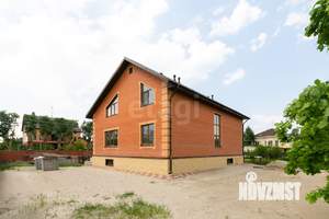 Дом 420м², 3-этажный, участок 15 сот.