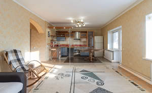 Дом 198м², 2-этажный, участок 10 сот.