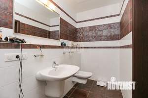 Дом 420м², 4-этажный, участок 15 сот.