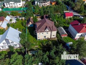 Дом 373м², 3-этажный, участок 10 сот.