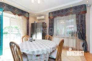 Дом 220м², 2-этажный, участок 10 сот.