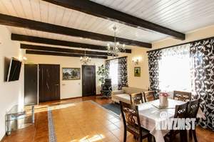 Дом 353м², 2-этажный, участок 15 сот.