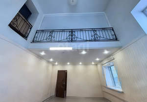 Дом 289м², 3-этажный, участок 15 сот.