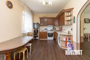 Дом 236м², 3-этажный, участок 5 сот.