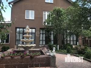 Дом 294м², 3-этажный, участок 10 сот.