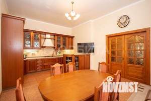 Дом 400м², 2-этажный, участок 13 сот.