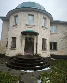 Дом 304м², 2-этажный, участок 10 сот.