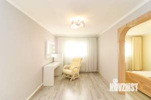 Дом 198м², 2-этажный, участок 4 сот.