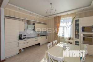 Дом 214м², 2-этажный, участок 10 сот.