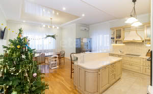 Дом 370м², 3-этажный, участок 15 сот.