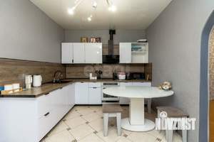 Дом 197м², 3-этажный, участок 3 сот.