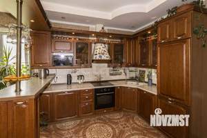 Дом 220м², 2-этажный, участок 9 сот.