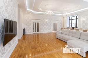 Коттедж 382м², 3-этажный, участок 15 сот.