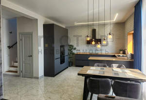 Дом 140м², 2-этажный, участок 0 сот.