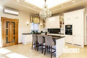 Дом 353м², 2-этажный, участок 15 сот.