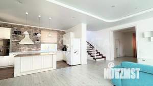 Дом 224м², 2-этажный, участок 10 сот.