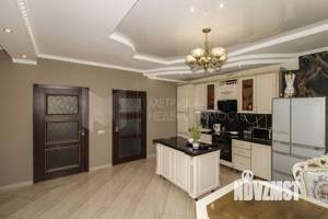 Коттедж 260м², 2-этажный, участок 9 сот.