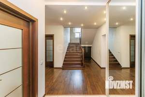 Дом 250м², 3-этажный, участок 10 сот.