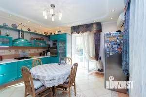 Дом 220м², 2-этажный, участок 10 сот.