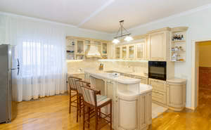 Дом 370м², 3-этажный, участок 15 сот.