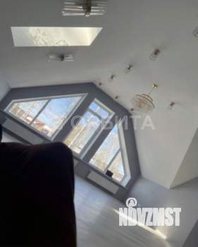 Дом 242м², 2-этажный, участок 8 сот.