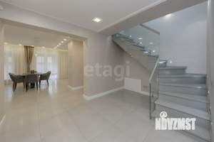 Дом 212м², 2-этажный, участок 8 сот.