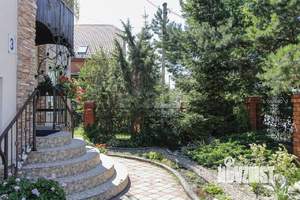 Дом 378м², 2-этажный, участок 10 сот.