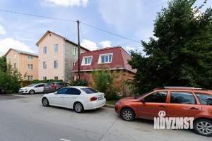 Дом 197м², 3-этажный, участок 3 сот.