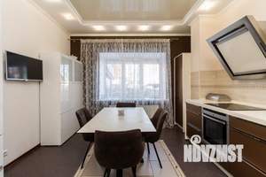 Таунхаус 201м², 3-этажный, участок 2 сот.