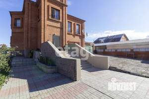 Дом 372м², 3-этажный, участок 9 сот.