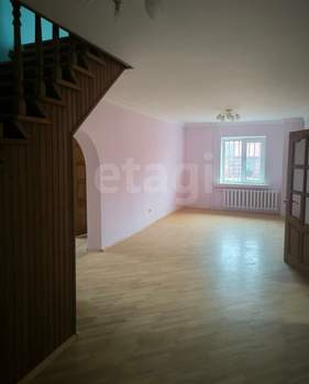 Дом 304м², 2-этажный, участок 10 сот.