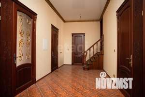 Дом 700м², 3-этажный, участок 16 сот.