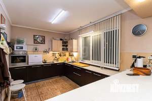 Дом 264м², 2-этажный, участок 6 сот.