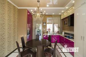 Таунхаус 215м², 2-этажный, участок 2 сот.