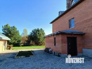 Дом 274м², 3-этажный, участок 15 сот.