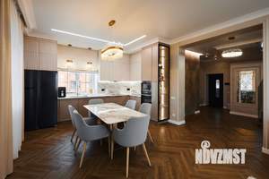 Дом 164м², 2-этажный, участок 9 сот.