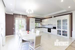 Дом 262м², 2-этажный, участок 11 сот.