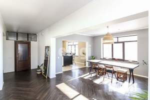 Дом 287м², 2-этажный, участок 10 сот.