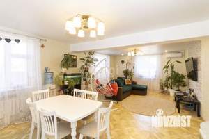 Дом 161м², 2-этажный, участок 11 сот.