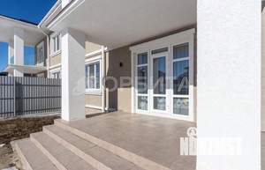 Таунхаус 216м², 2-этажный, участок 5 сот.