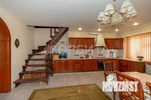 Дом 174м², 2-этажный, участок 3 сот.