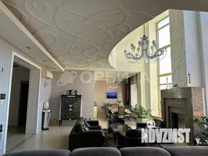 Дом 1056м², 2-этажный, участок 15 сот.